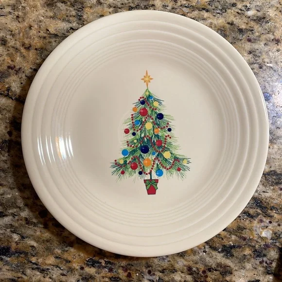 Fiesta Christmas Tree 9” Plates, Set of 4 - Picture 2 of 4